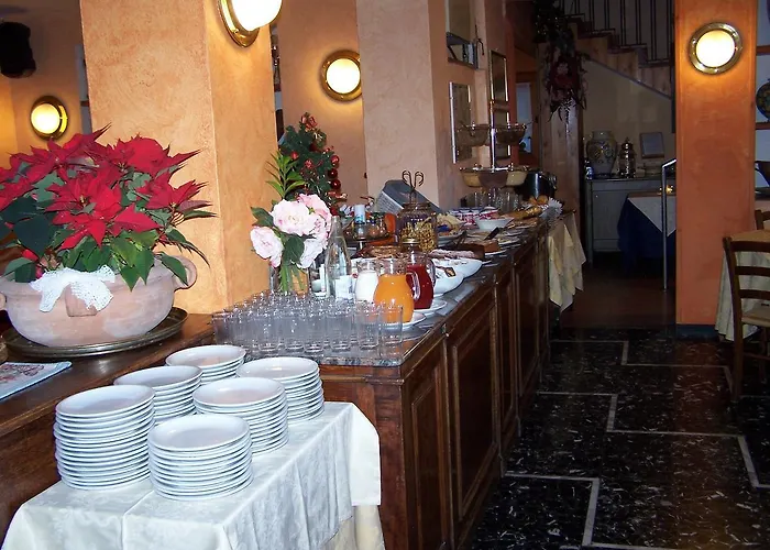 Hotel Bucaneve