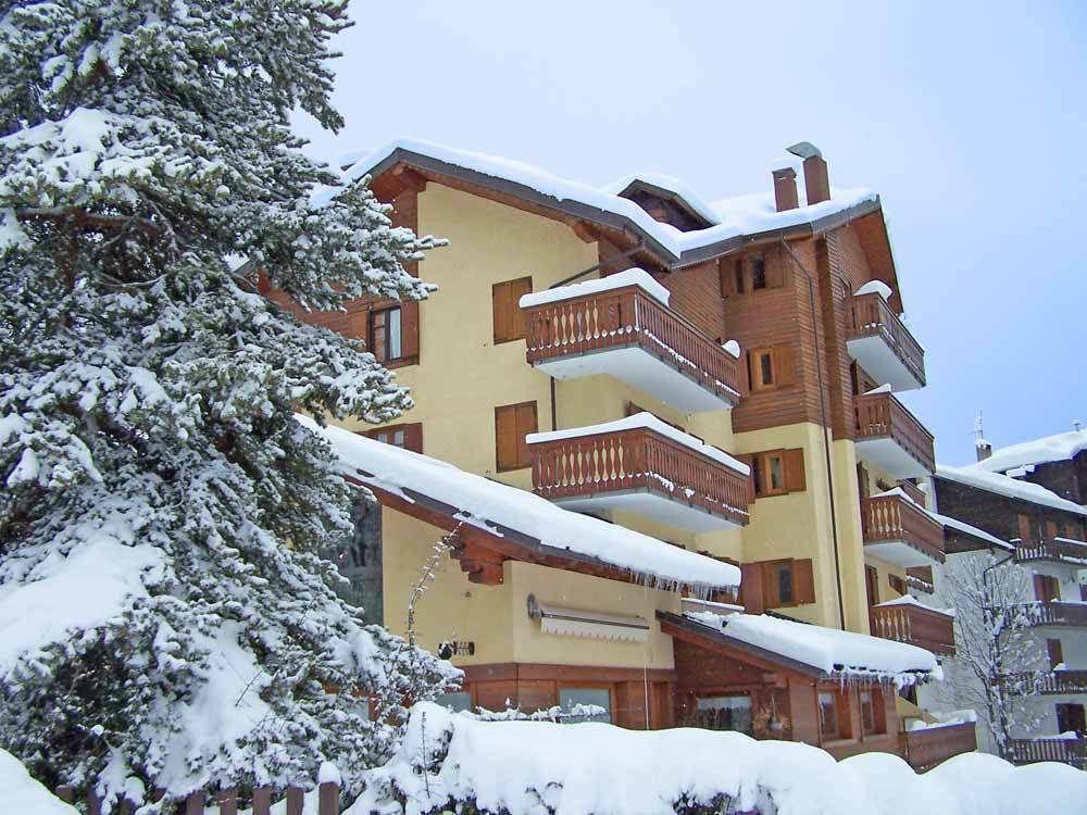 Hotel Bucaneve