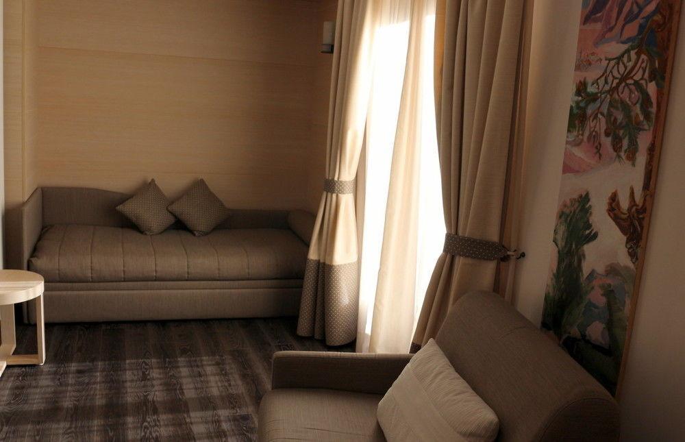 Hotel Bucaneve 3*